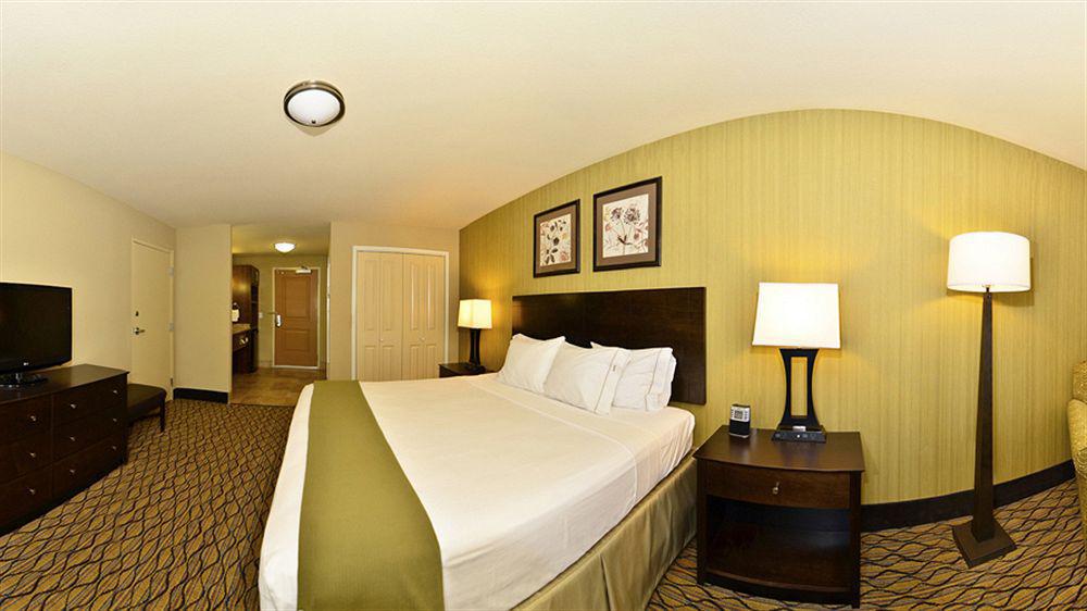 Holiday Inn Express & Suites - Williston By Ihg Экстерьер фото