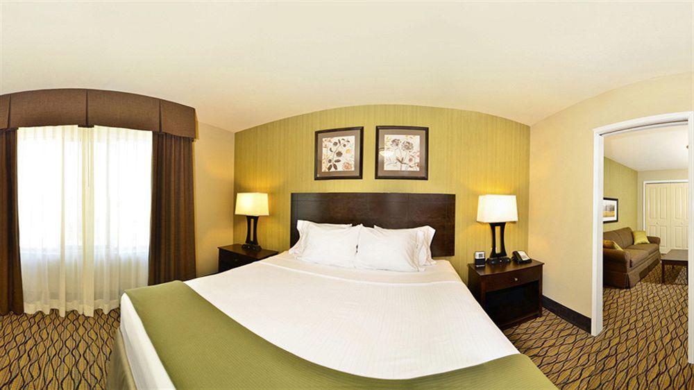 Holiday Inn Express & Suites - Williston By Ihg Экстерьер фото