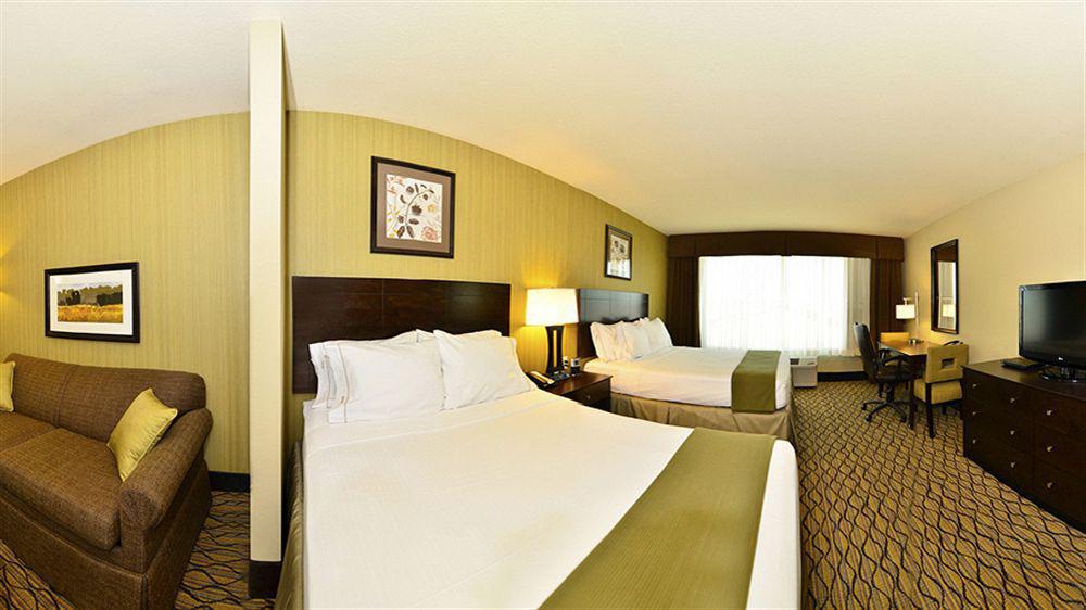 Holiday Inn Express & Suites - Williston By Ihg Экстерьер фото