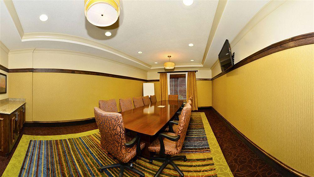 Holiday Inn Express & Suites - Williston By Ihg Экстерьер фото