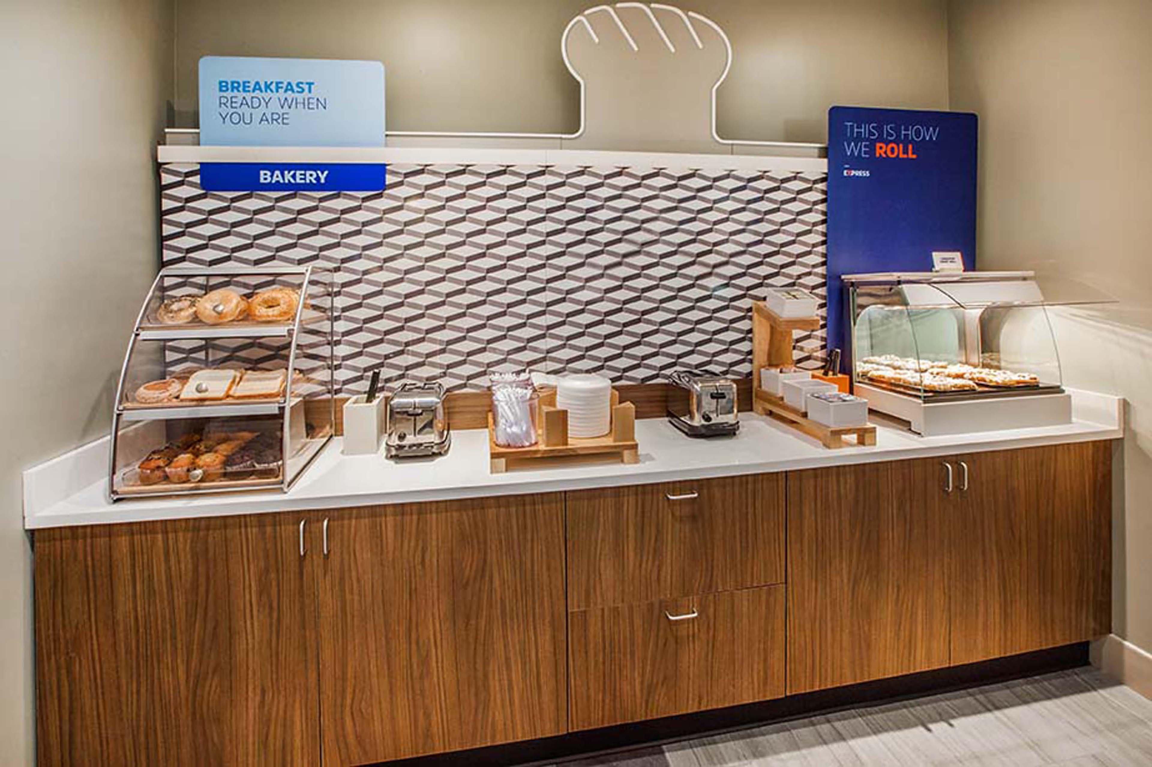 Holiday Inn Express & Suites - Williston By Ihg Экстерьер фото