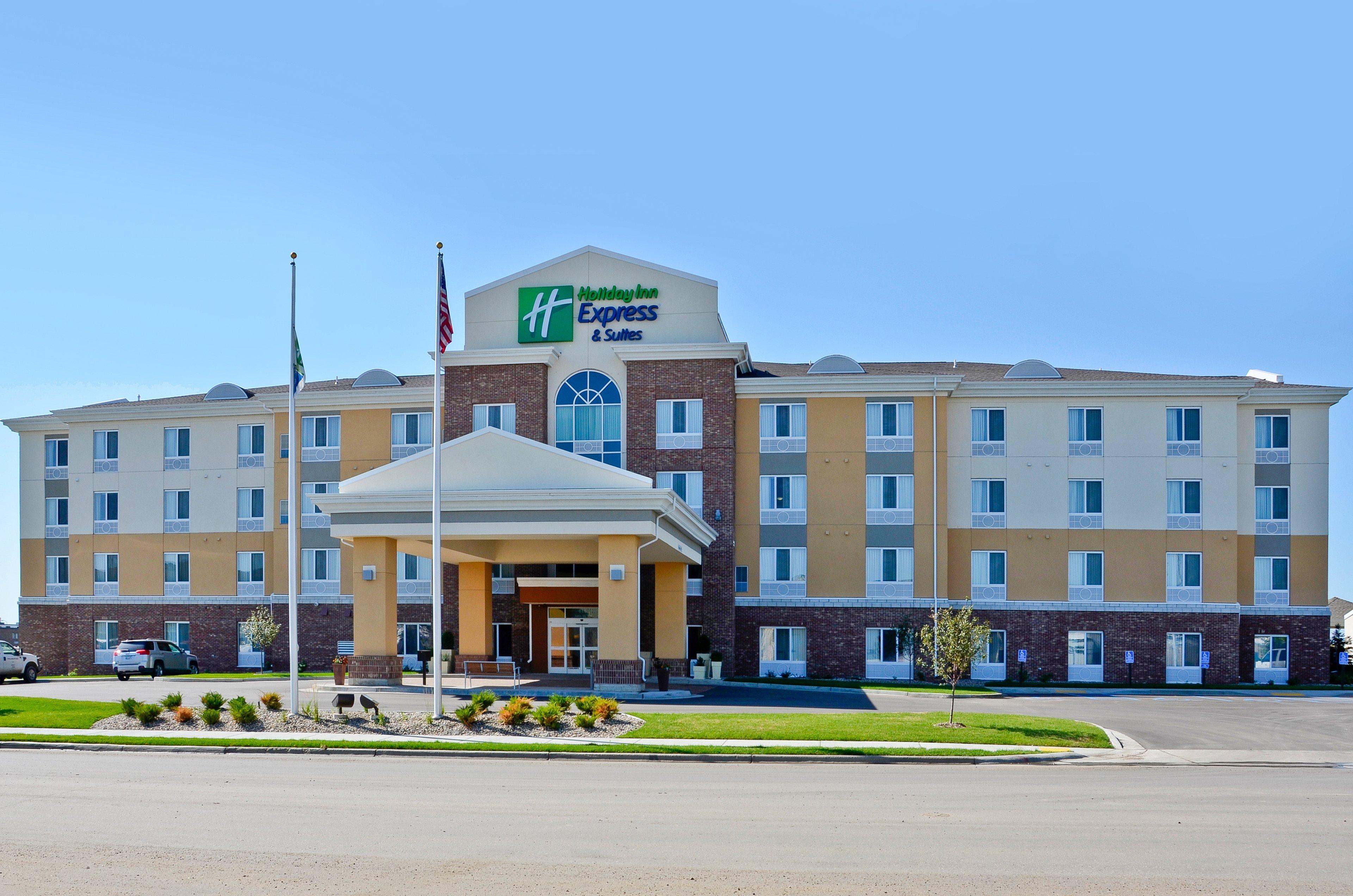 Holiday Inn Express & Suites - Williston By Ihg Экстерьер фото