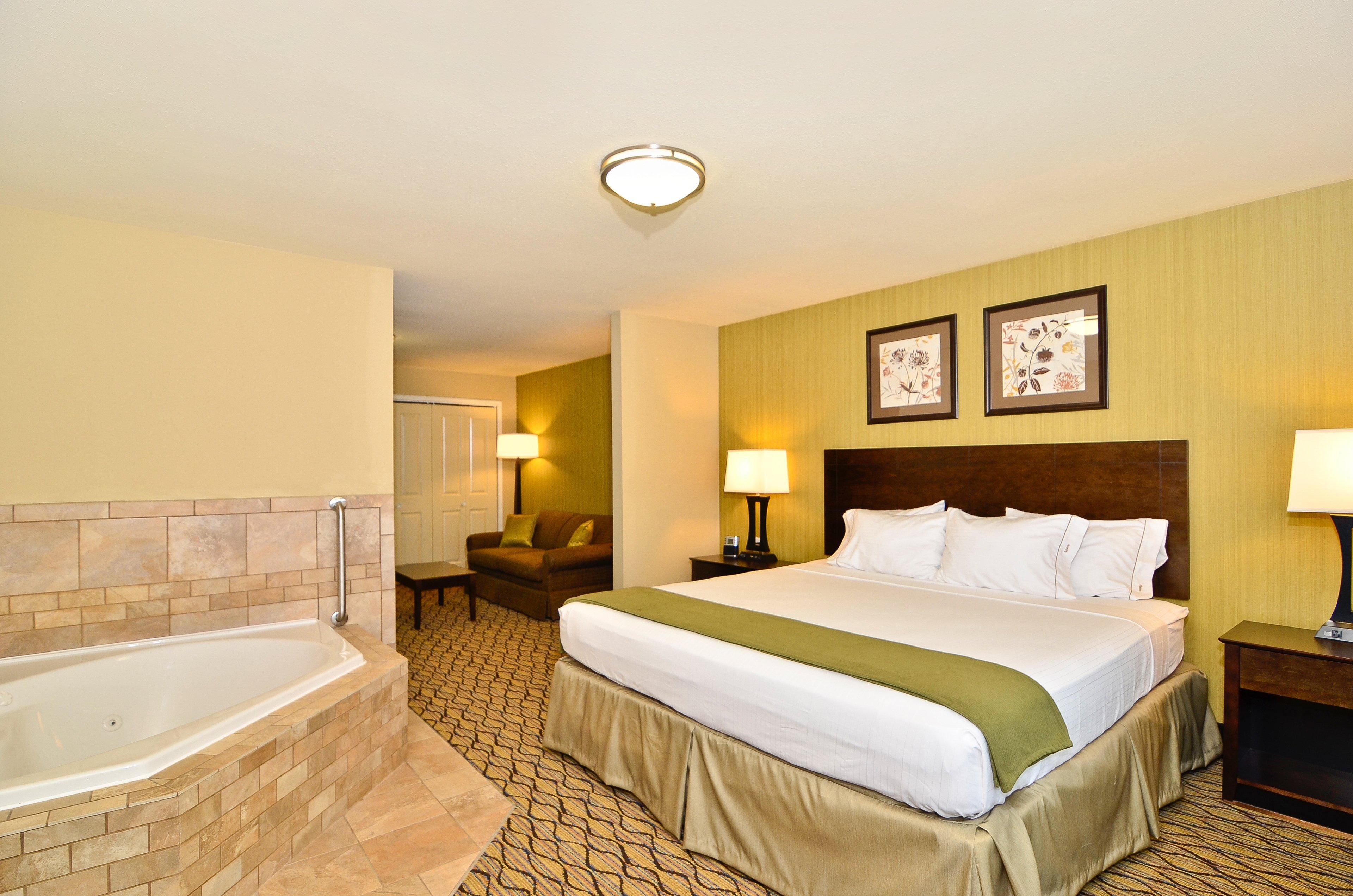 Holiday Inn Express & Suites - Williston By Ihg Экстерьер фото