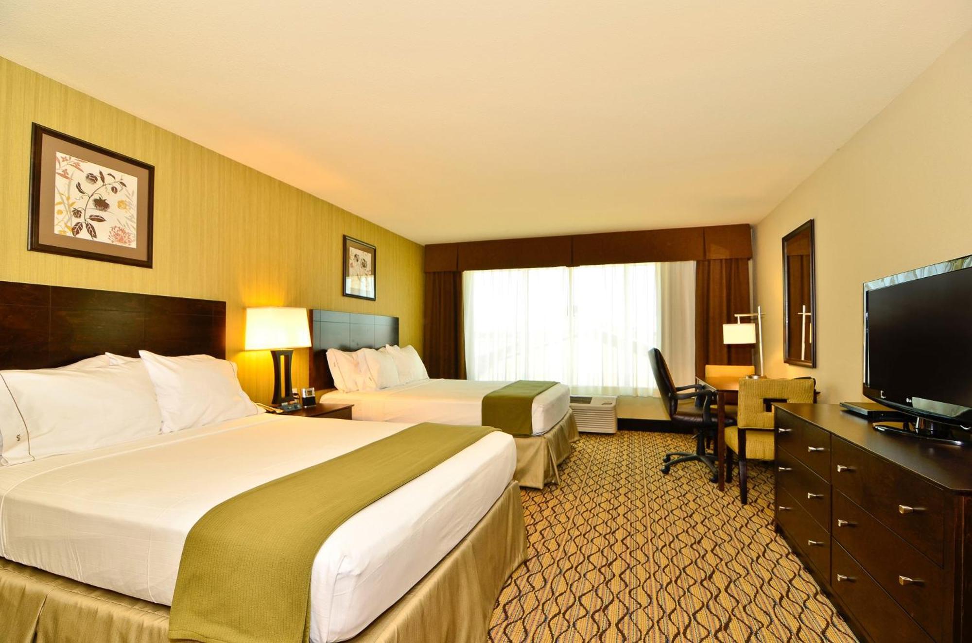 Holiday Inn Express & Suites - Williston By Ihg Экстерьер фото