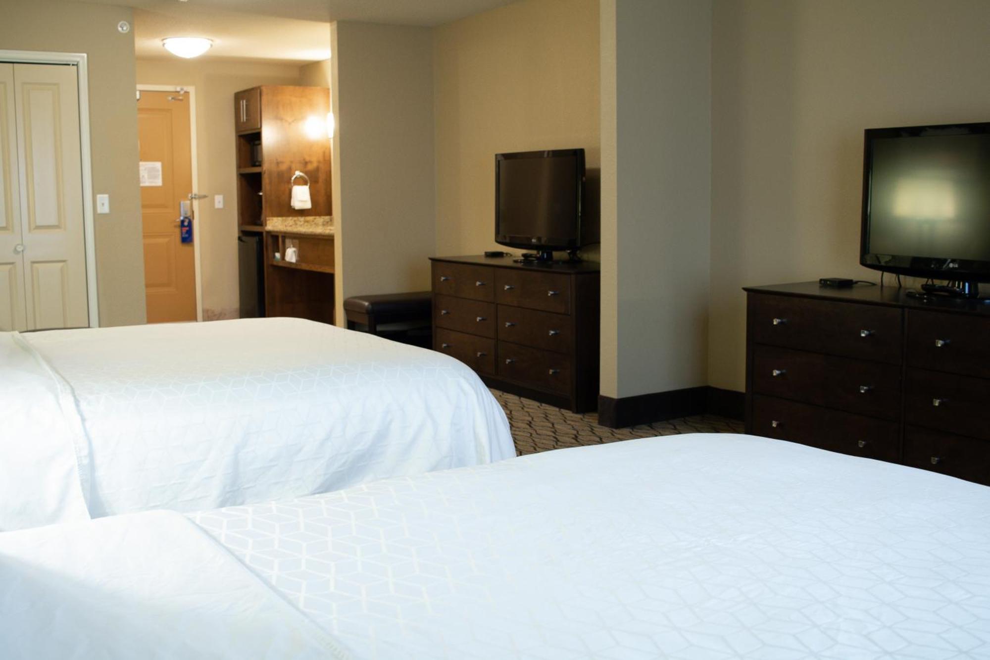 Holiday Inn Express & Suites - Williston By Ihg Экстерьер фото