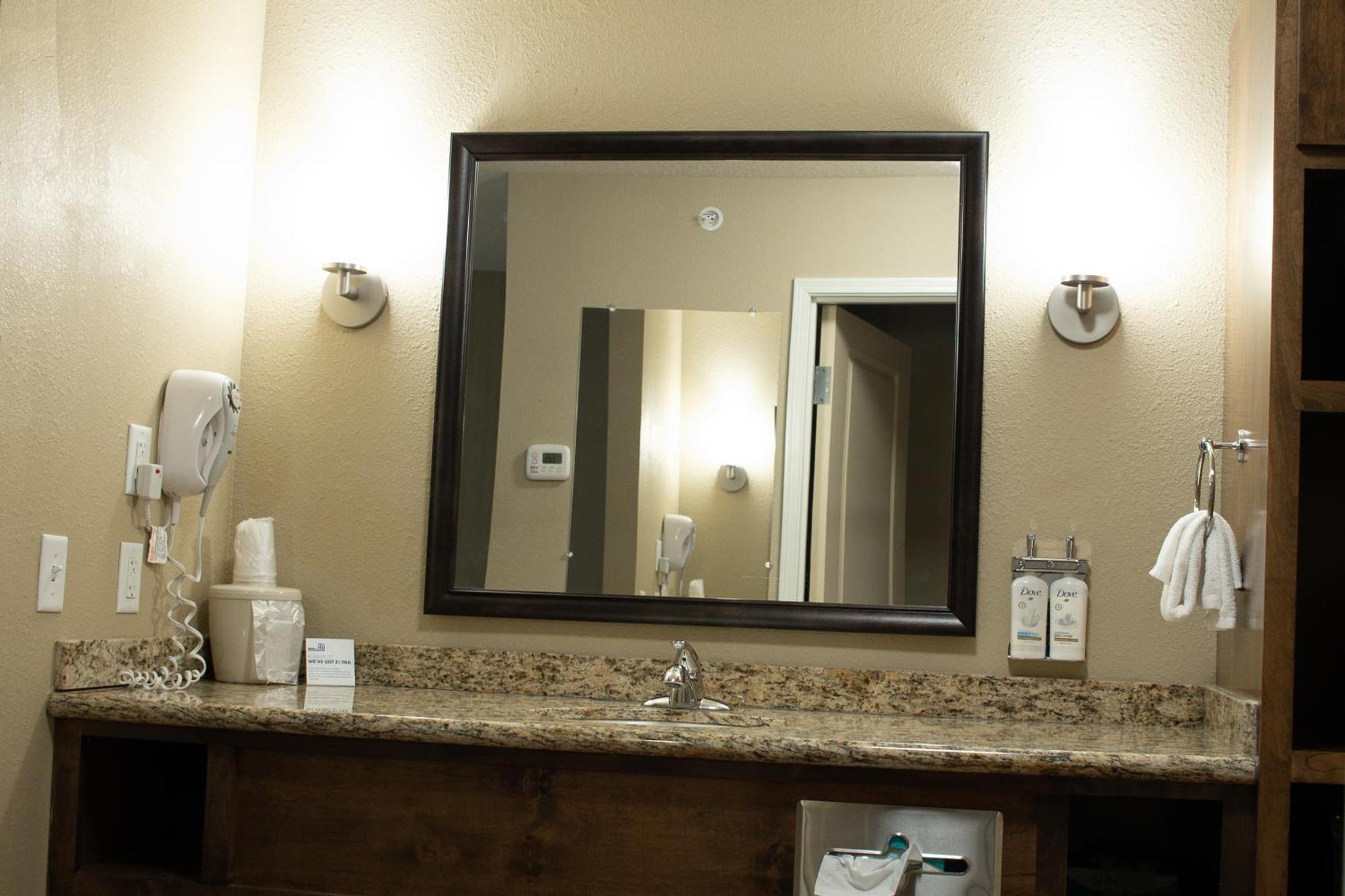 Holiday Inn Express & Suites - Williston By Ihg Экстерьер фото