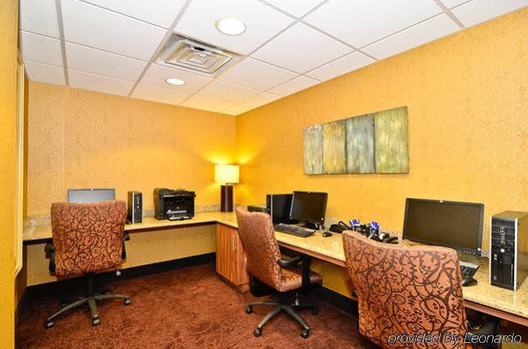 Holiday Inn Express & Suites - Williston By Ihg Экстерьер фото