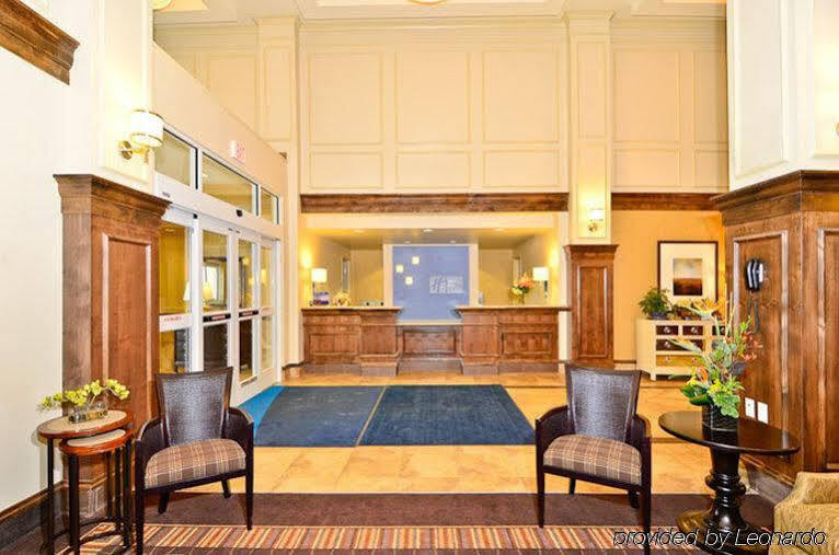 Holiday Inn Express & Suites - Williston By Ihg Экстерьер фото